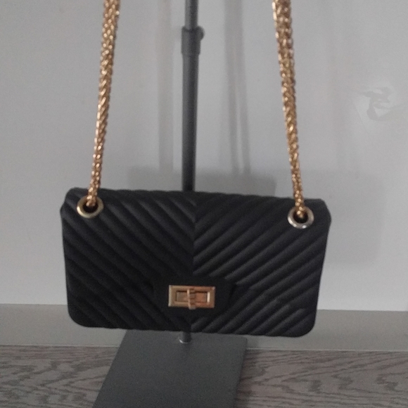 Beautiful black l shoulder bag 💕🌸🍀 - Picture 2 of 8